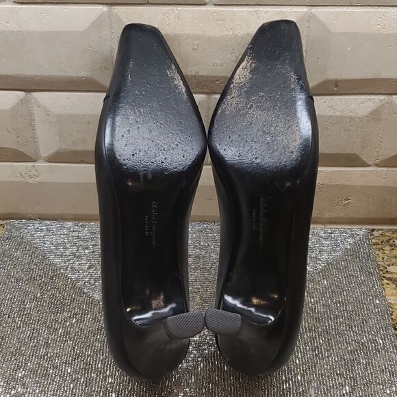 FERRAGAMO Black Leather Heels - Size 8C - Picture 10 of 10